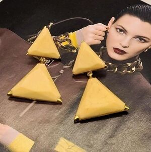 NWT Amrita Singh Cream Bermuda Gold Drop Earrings